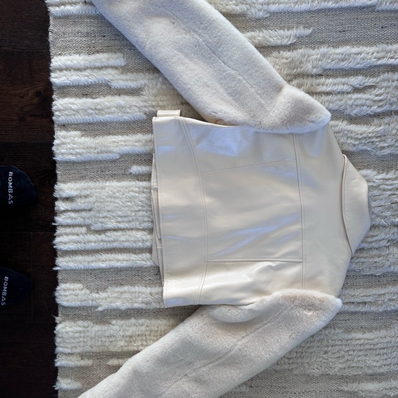 Camila Coelho Florencia Moto Jacket sand beige patent faux fur sleeves biker - Picture 2 of 7